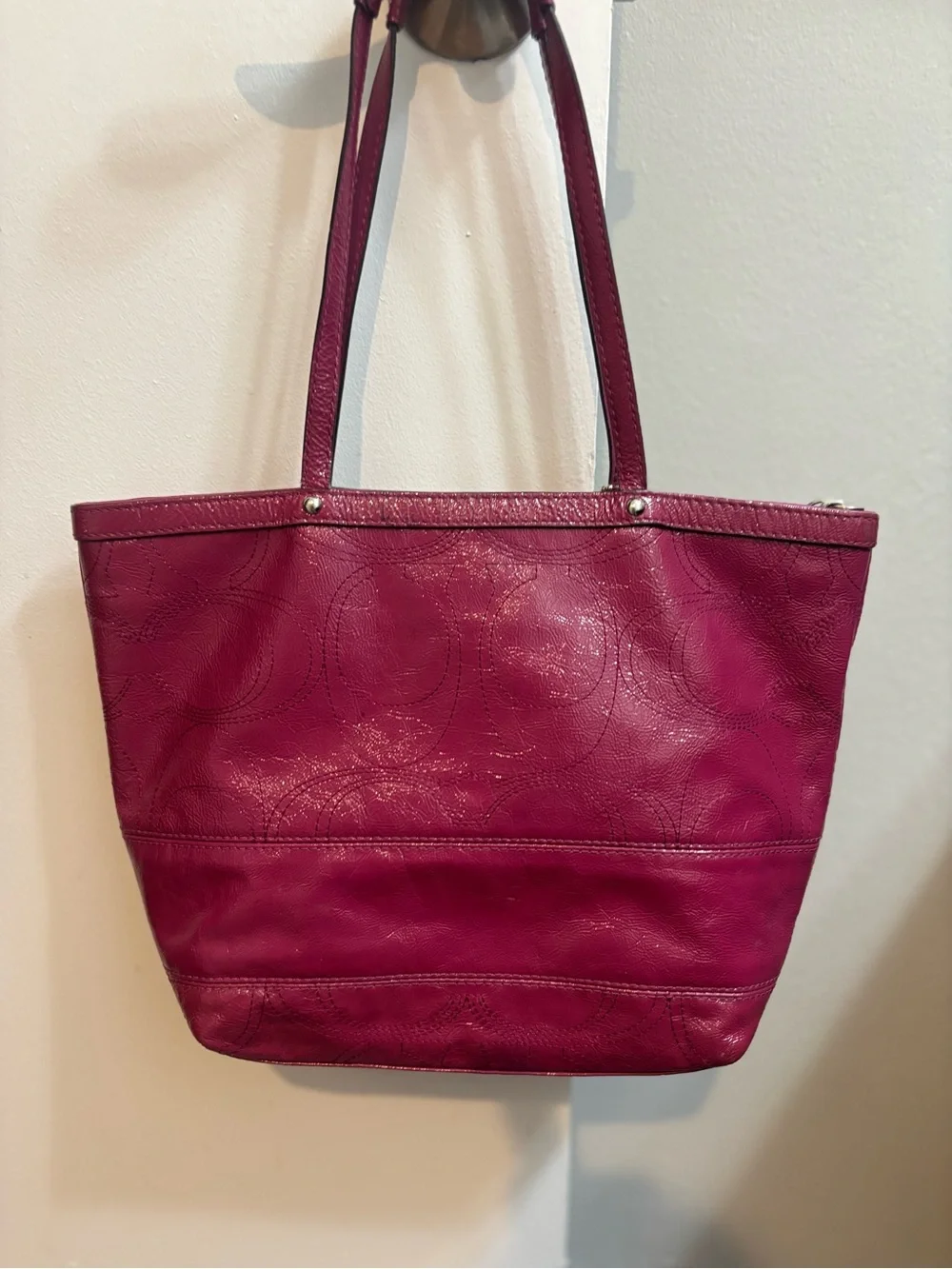 Coach F15142 Magenta Patent Leather Signature Tote